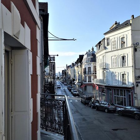 Le Capitaine Jack Apartment Трувил сюр Мер Екстериор снимка