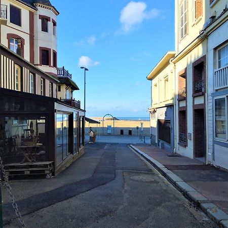 Le Capitaine Jack Apartment Трувил сюр Мер Екстериор снимка