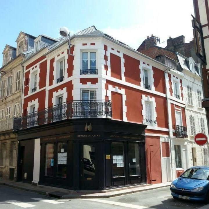 Le Capitaine Jack Apartment Трувил сюр Мер Екстериор снимка